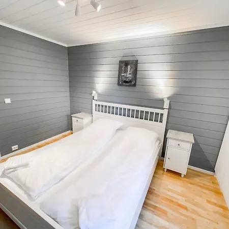 Semesteranläggning (resort) Tregde Ferie 3*