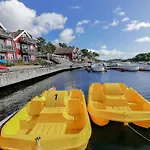 Tregde Ferie Курортный комплекс 3*